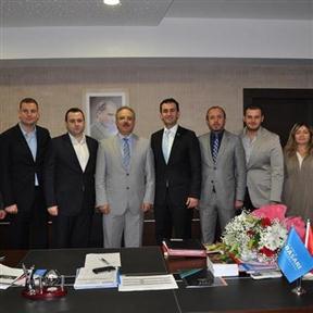 Samsun GİAD yönetim kurulu üyeleri Canik Başarı Üniversitesi Rektörü Prof. Dr. Yunus Bekdemir’i ziyaret etti..