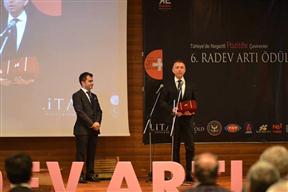 TÜGİK Genel Başkanı Erkan Güral’a “Yılın Pozitif İşadamı” Ödülü.