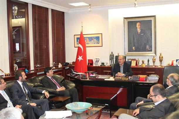 Eskişehir GİAD Eskişehir Büyükşehir Belediye Başkanı Prof. Dr. Yılmaz Büyükerşen’i makamında ziyaret etti