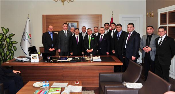T.C.Çevre ve Şehircilik Bakanı Sn. İdris Güllüce, TÜGİK Genel Sekreteri M.Demokan Eren'i ve GİAF Başkanı Abdulkadir AKBOZ  başkanlığındaki GİAF yönetimini makamında kabul etti