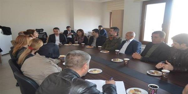 HDP Mardin İl Başkanlığı Mardin Genç İş Adamları Derneğini ziyaret etti.