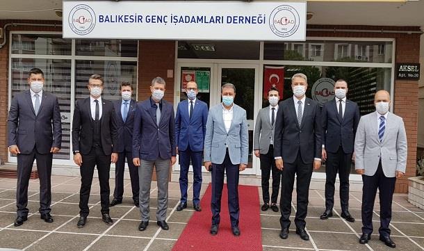 Balıkesir Valisi Hasan Şıldak Balıkesir GİAD'a iade-i ziyarette bulundu