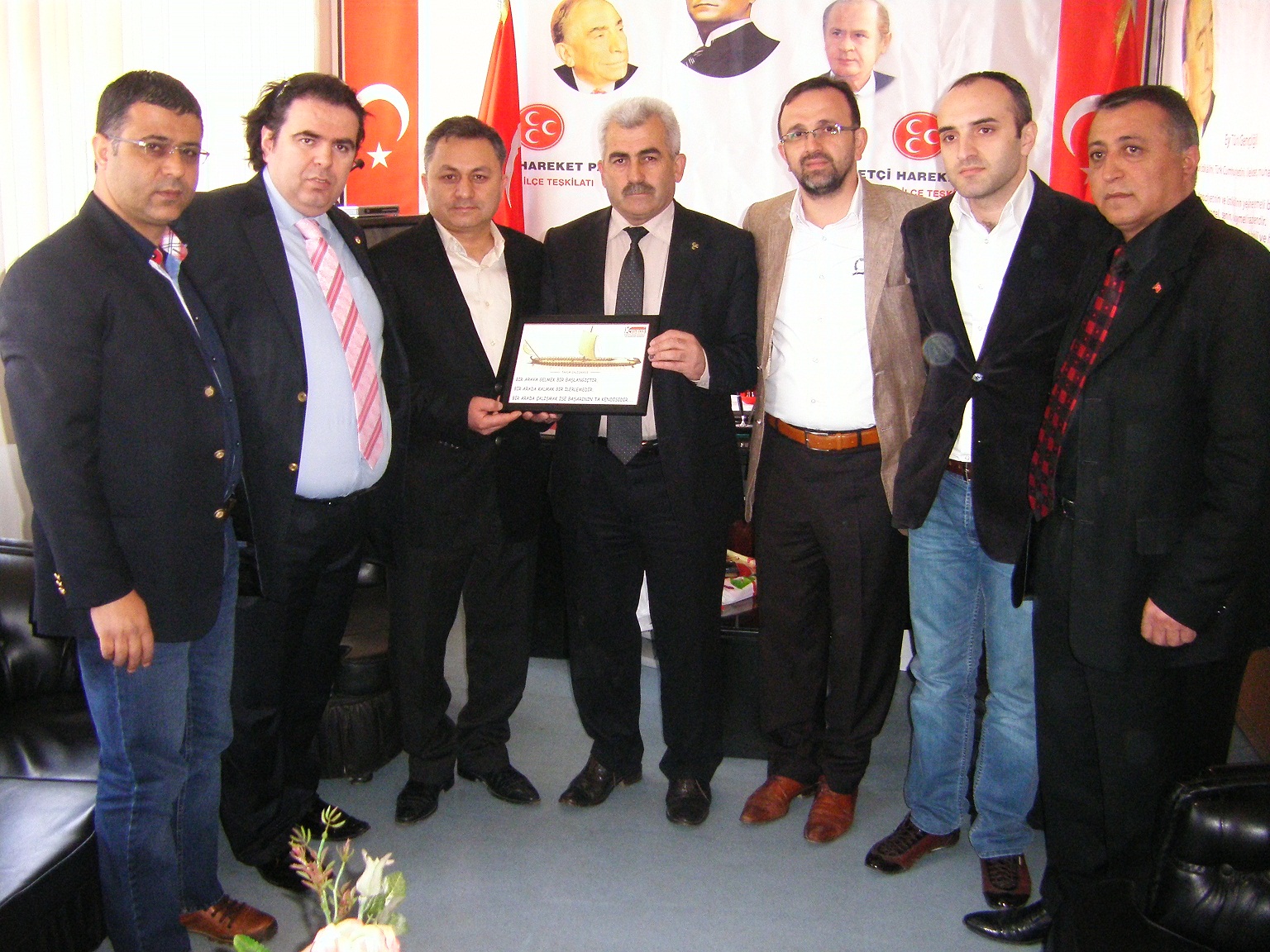 Körfez GİAD üyeleri, MHP Körfez İlçe Başkanı Sn.Ahmet Mercan’ ı ziyaret etti.