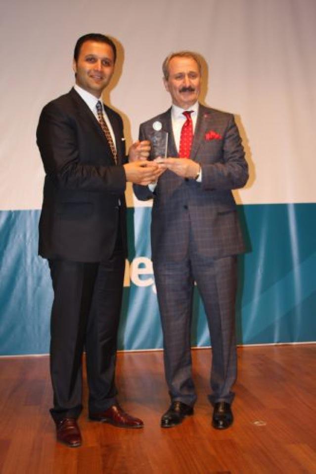 Mersin GİAD Yönetim Kurulu Başkanlığına Sn. Alper Gürsoy yeniden seçilerek güven tazelemiştir.