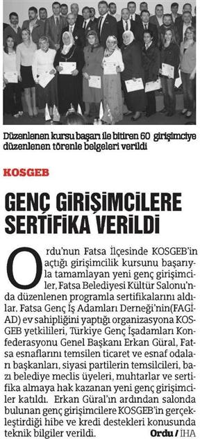Genç girişimcilere sertifika verildi.