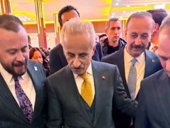 Isparta GİAD, kentin ulaşım beklentilerini içeren dosyaya  Bakan Uraloğlu'na sundu