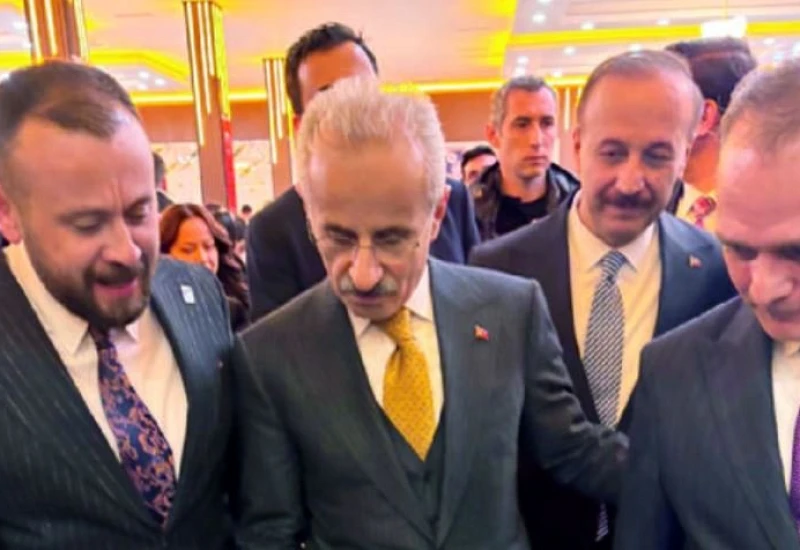 Isparta GİAD, kentin ulaşım beklentilerini içeren dosyaya  Bakan Uraloğlu'na sundu